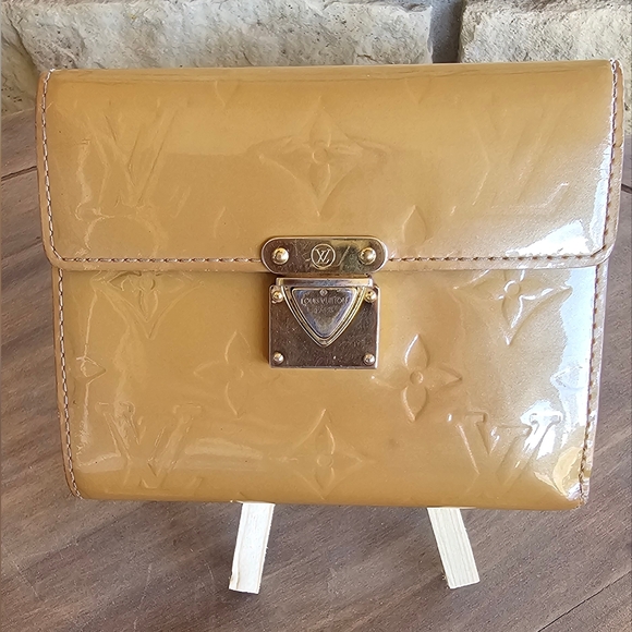 Louis Vuitton Monogram Vernis Koala Wallet